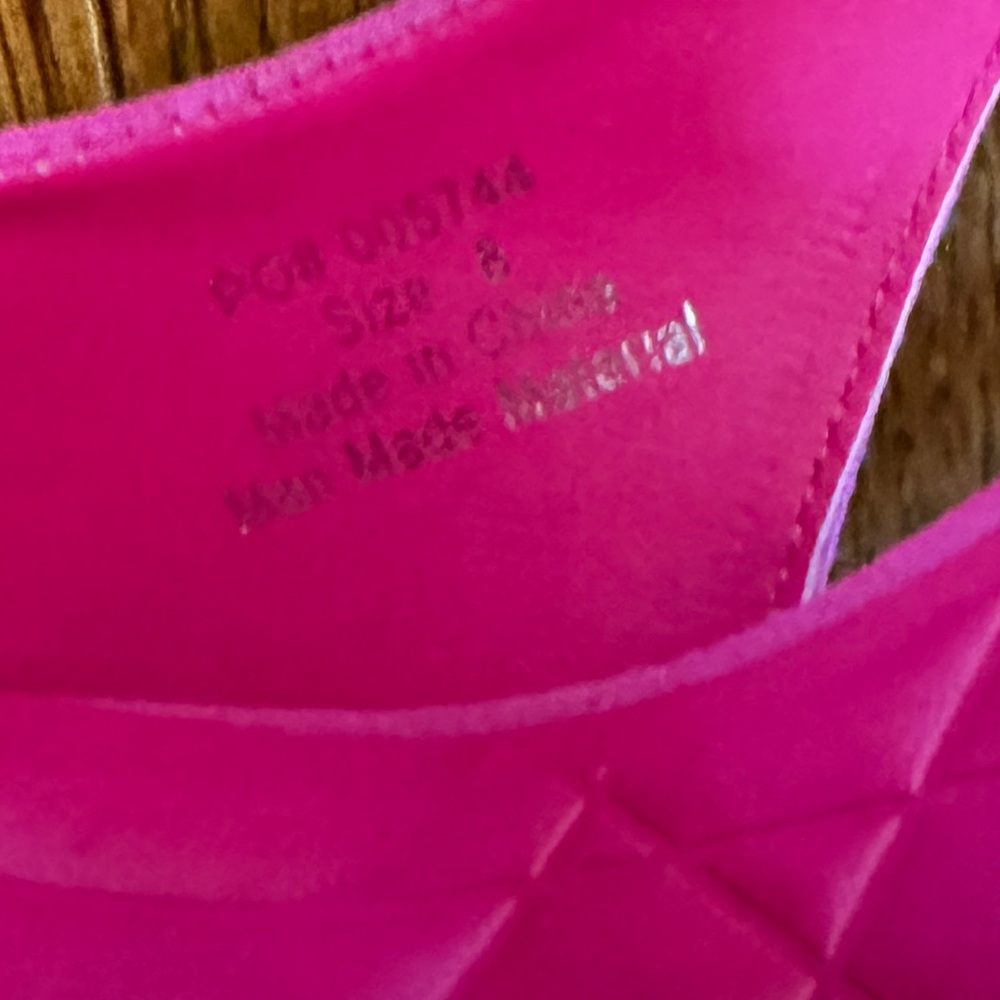 Journee Collection Elenney Fuchsia Strappy Slingback Heels size 8 - Picture 2 of 7